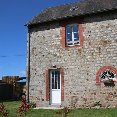 Le Vieil Home, Au Pied De La Cite Medievale La Haute-Chapelle Exterior photo